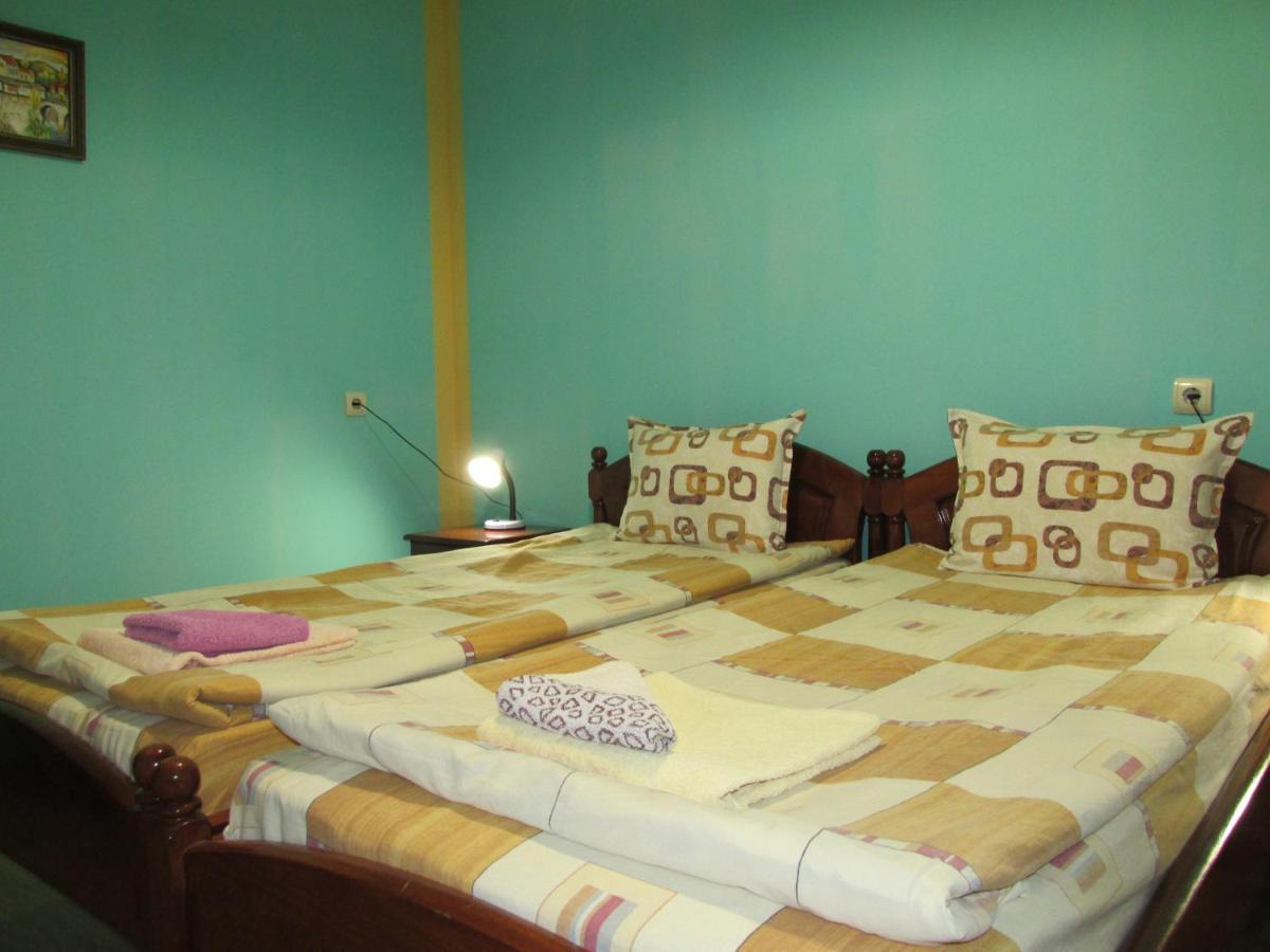 Pri Orehite Guesthouse Oreshak  Eksteriør billede